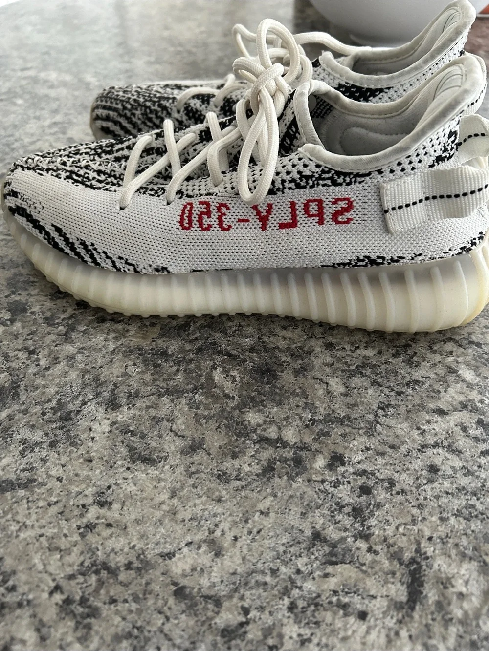 Adidas Yeezy 350 zebra - size 7.5 - Picture 3 of 6